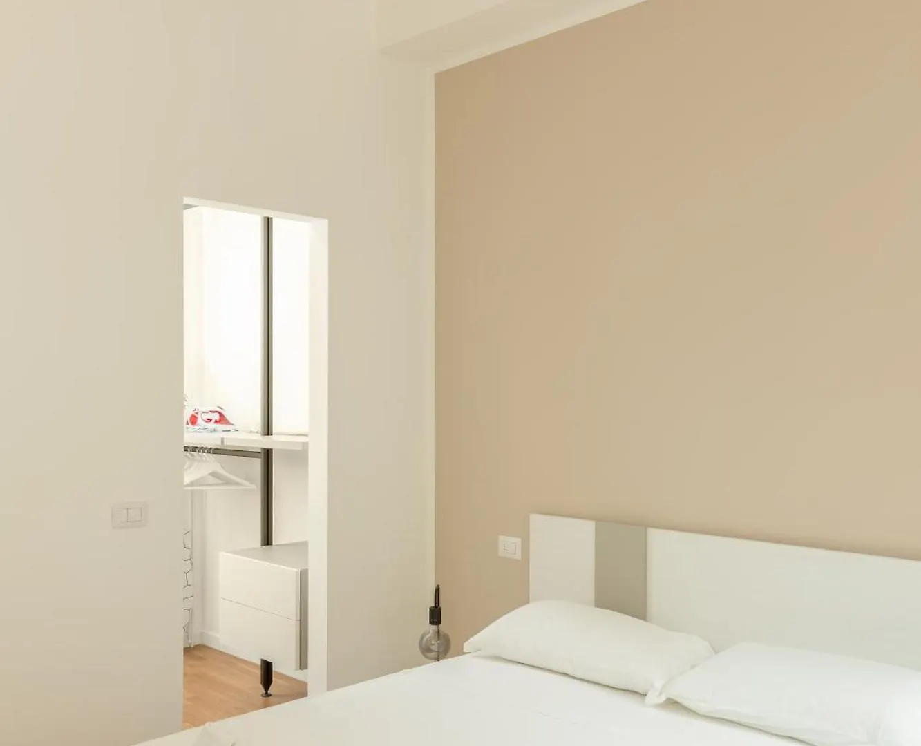 New - Manet - Exclusive Apartment Milan Italy