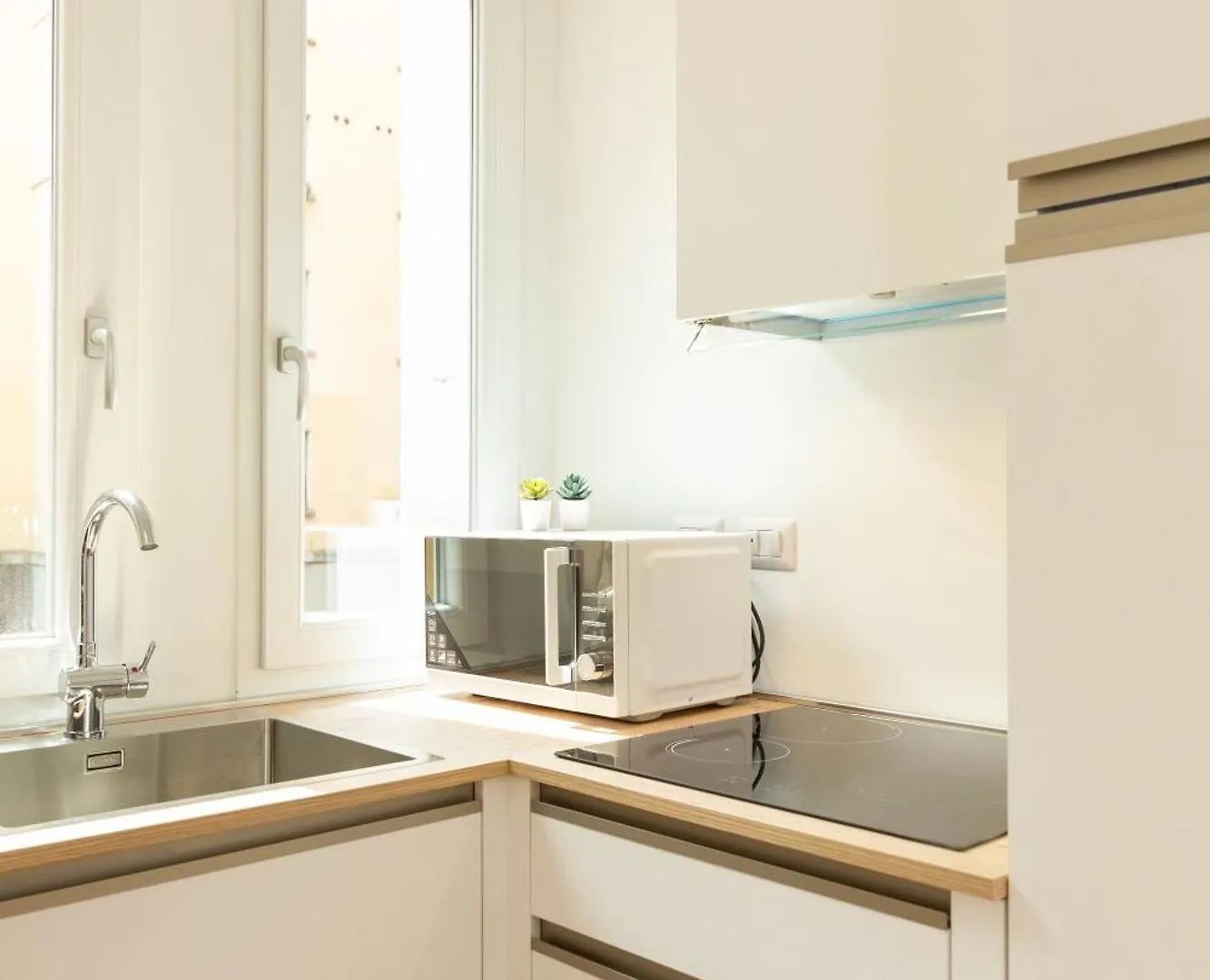 New - Manet - Exclusive Apartment Milan Italy
