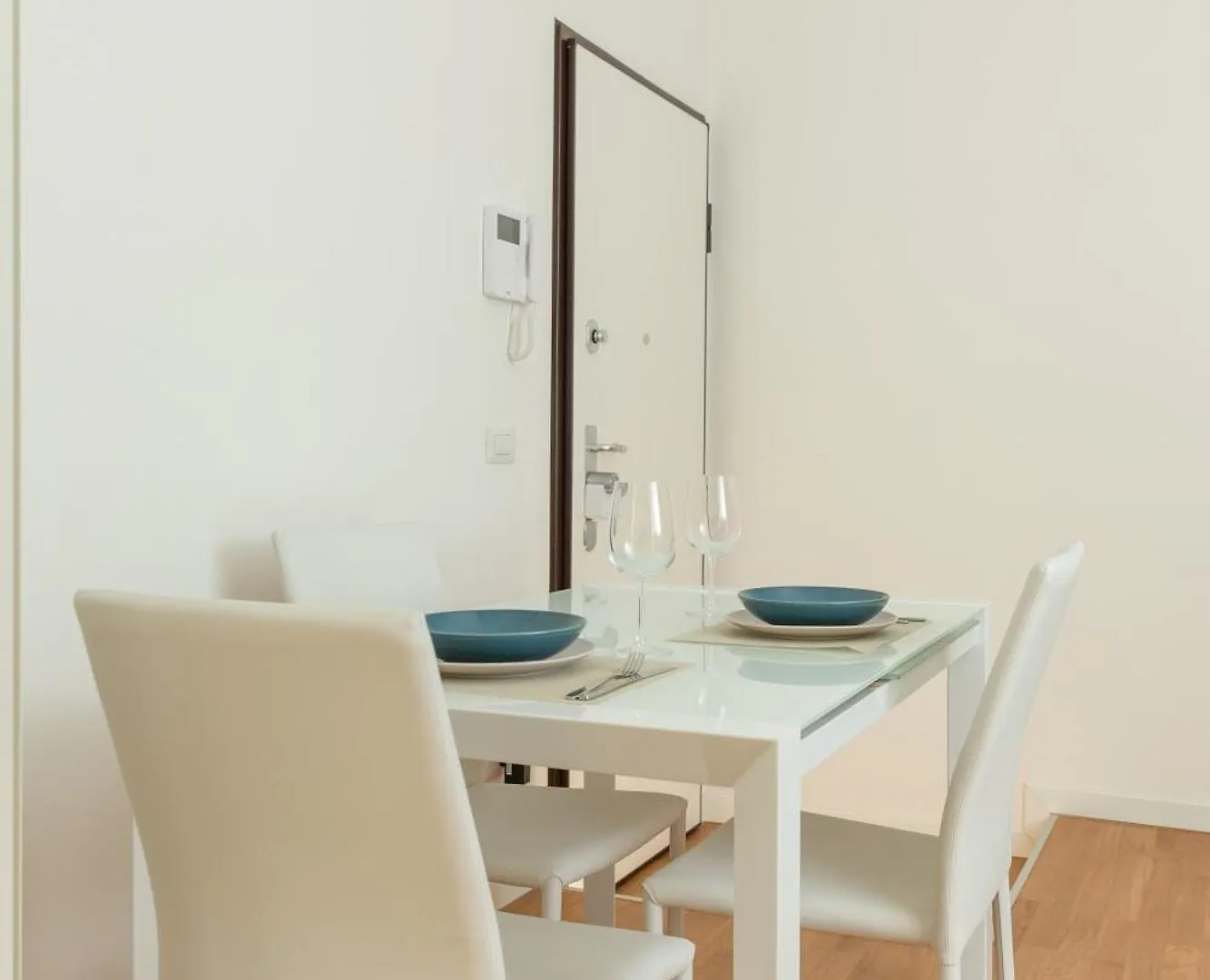New - Manet - Exclusive Apartment Milan