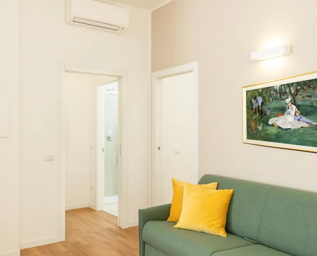New - Manet - Exclusive Apartment Milan Italy