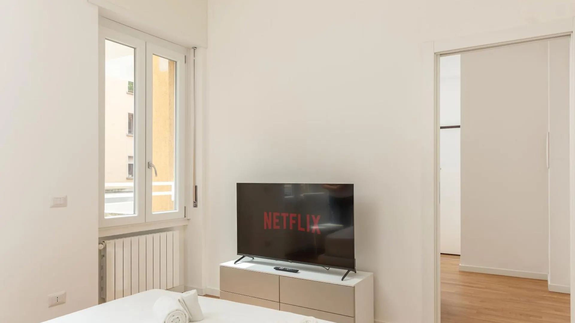New - Manet - Exclusive Apartment Milan Italy